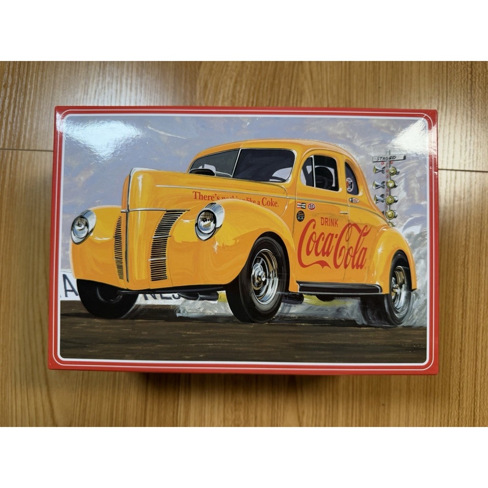 AMT 1/25 1940 Ford Coupe Coca-Cola Model Kit AMT1346M - Started/painted